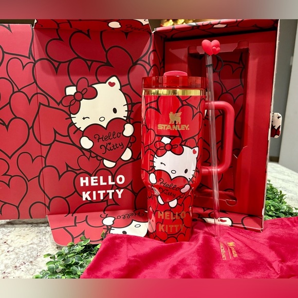Hello kitty stanley 40 oz - Picture 2 of 6